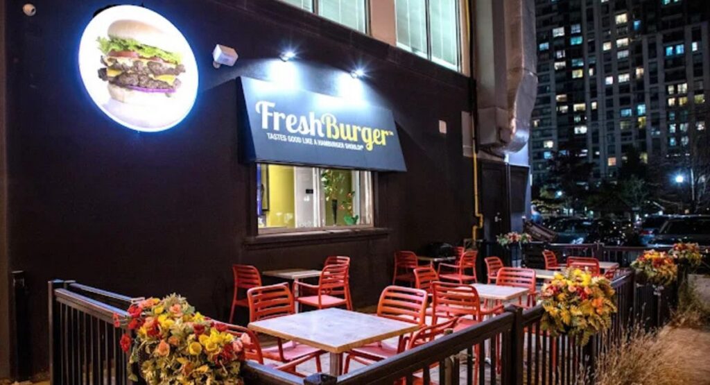 Midnight Hunger on Yonge Street Fresh Burger is Still Open